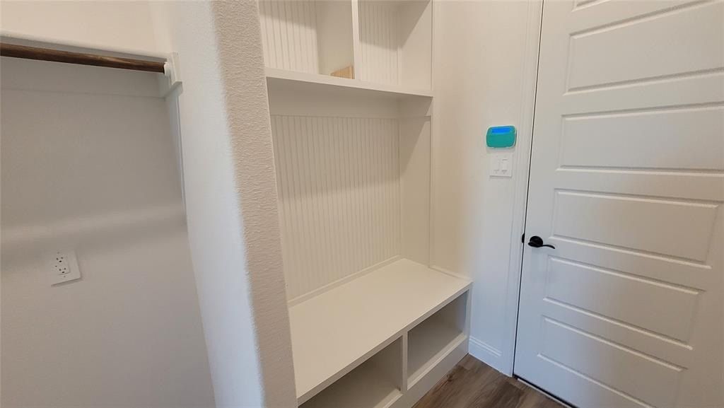 7011 Hayes Road. Midlothian, TX 76065