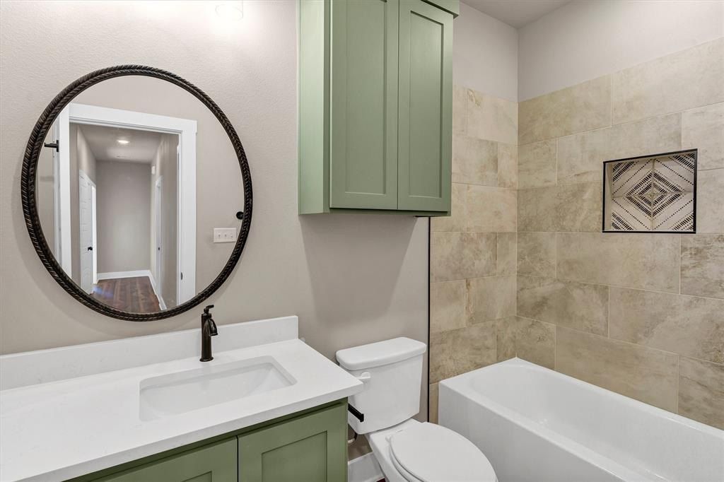 805 Branding Iron Trail. Granbury, TX 76049