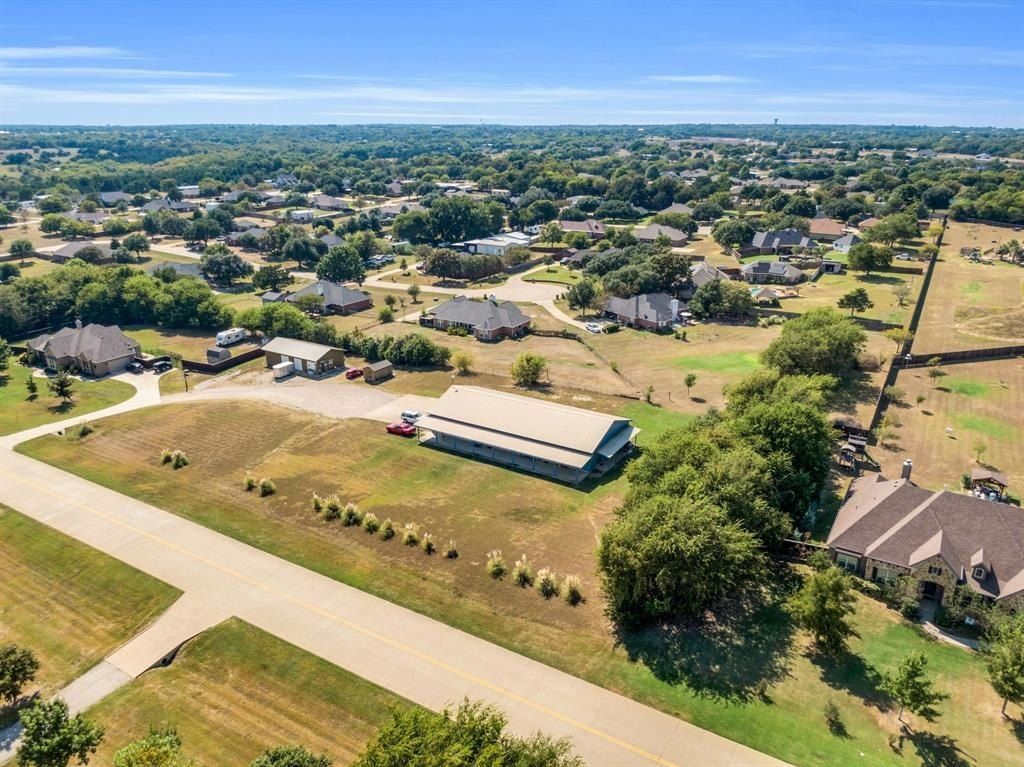 3841 Ledgestone Lane. Midlothian, TX 76065