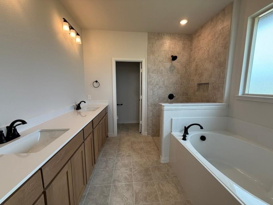 30 Roosevelt Lane. Valley View, TX 76272