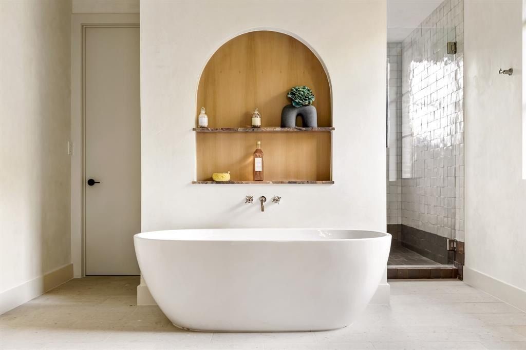 3944 Dalgreen Drive. Dallas, TX 75214