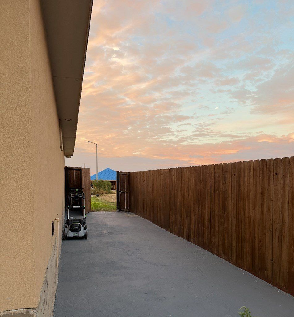 122 Bayo. Eagle Pass, TX 78852