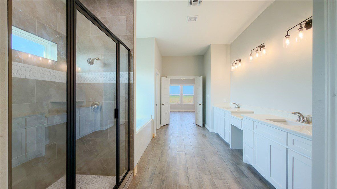 103 Moon Stone. Portland, TX 78374