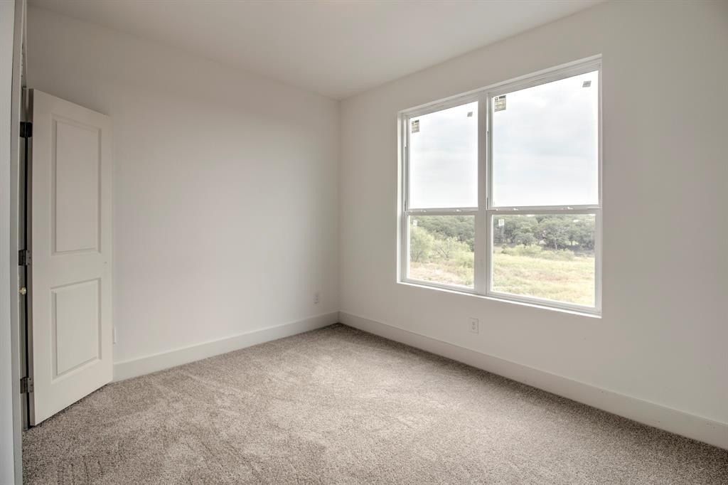 117 Mustang Springs Circle. Sunset, TX 76270