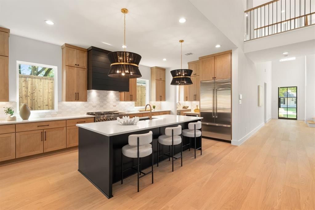 10321 Lanshire Drive. Dallas, TX 75238