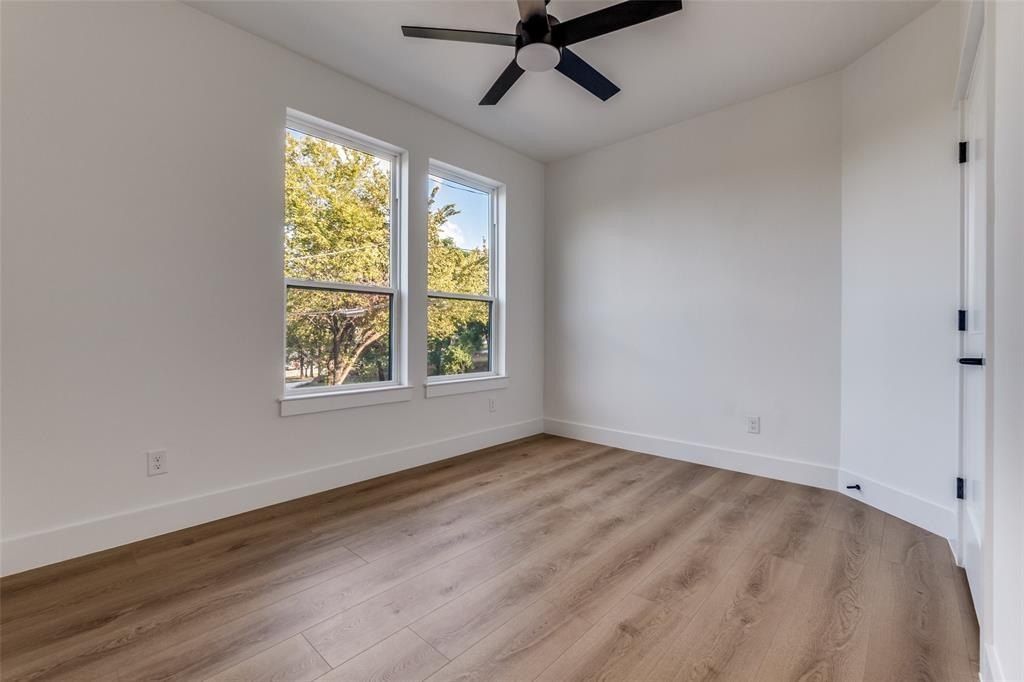 325 N Moore. Dallas, TX 75203