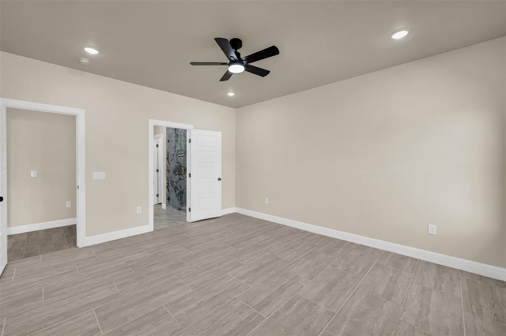 518 Dolphin Terrace. Runaway Bay, TX 76426