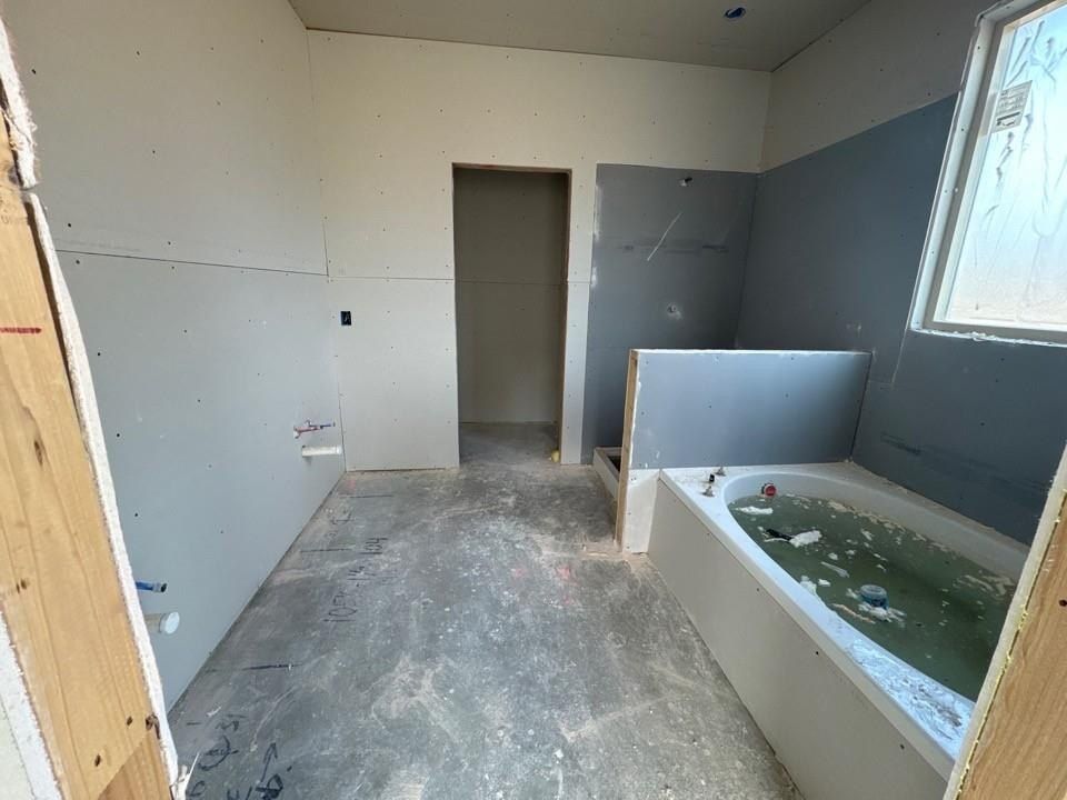 148 Oak Grove Way. Springtown, TX 76082