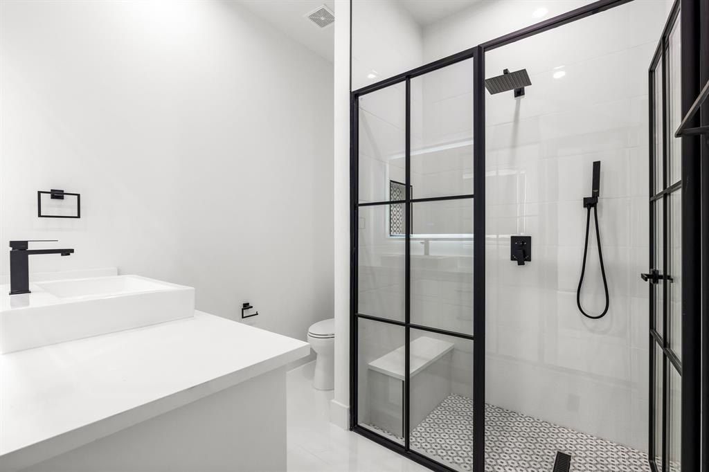 328 Longview Place. Heath, TX 75032