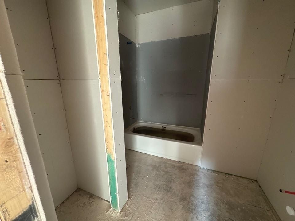 144 Oak Grove Way. Springtown, TX 76082