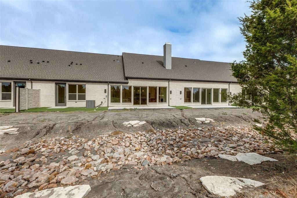 1646 Governors Boulevard. Heath, TX 75032