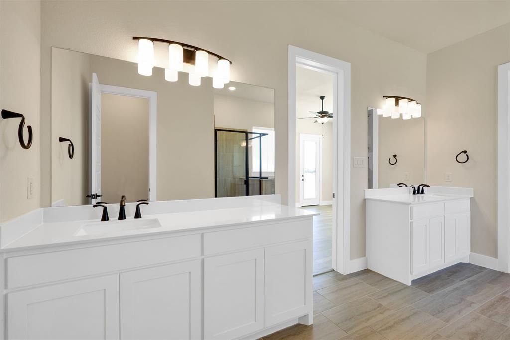 1651 Blackfoot Parkway. Waxahachie, TX 75165