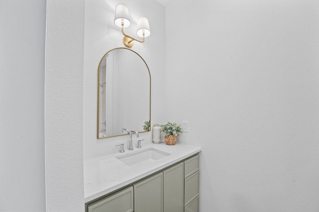 8672 Santa Isabella. Odessa, TX 79765