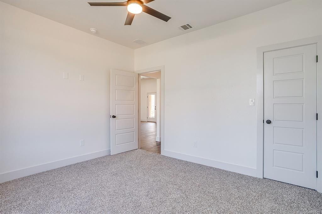 237 Kilkenny Road. Poolville, TX 76487