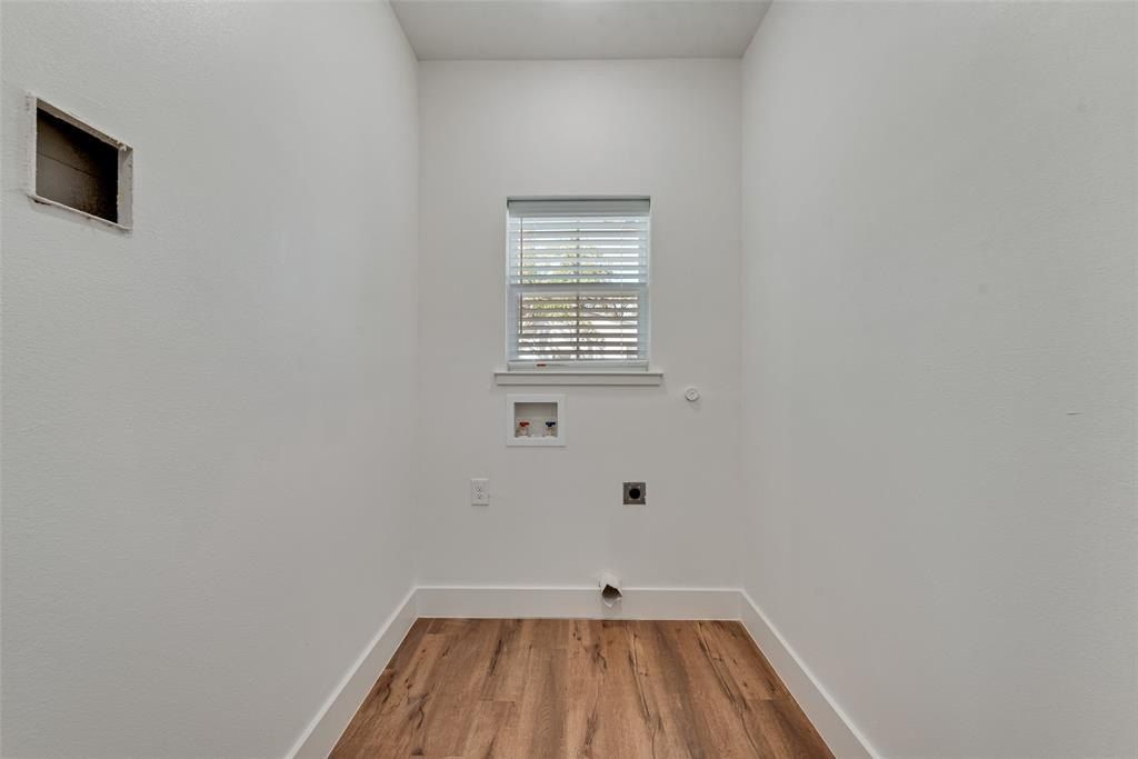 200 Pine Street. Bonham, TX 75418