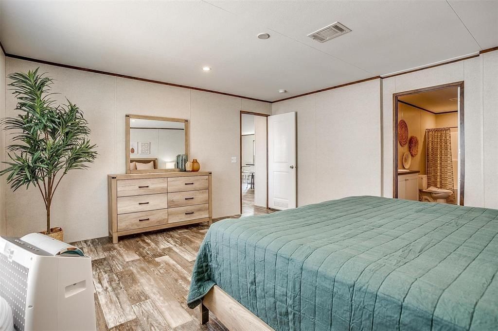 242 Huddleston Road. Sunset, TX 76270