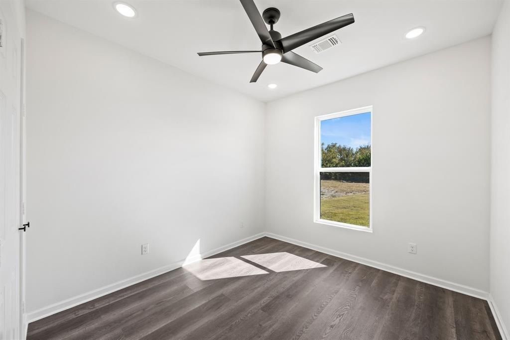 372 County Road 4300. Greenville, TX 75401