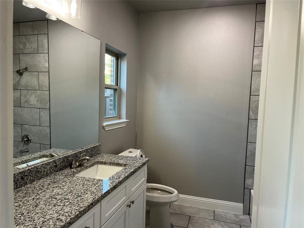 4340 M Avenue. Fort Worth, TX 76105