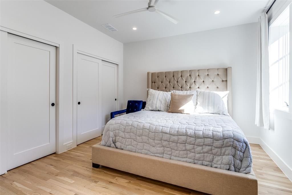 7207 Gaston Avenue. Dallas, TX 75214