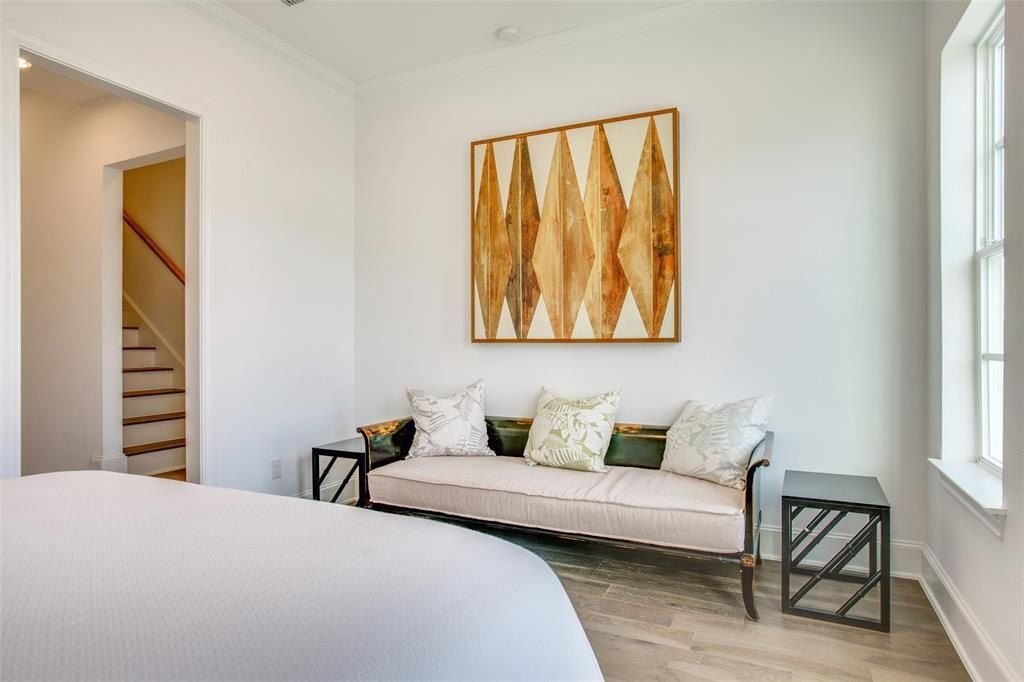 4636 Warwood Lane. Dallas, TX 75219