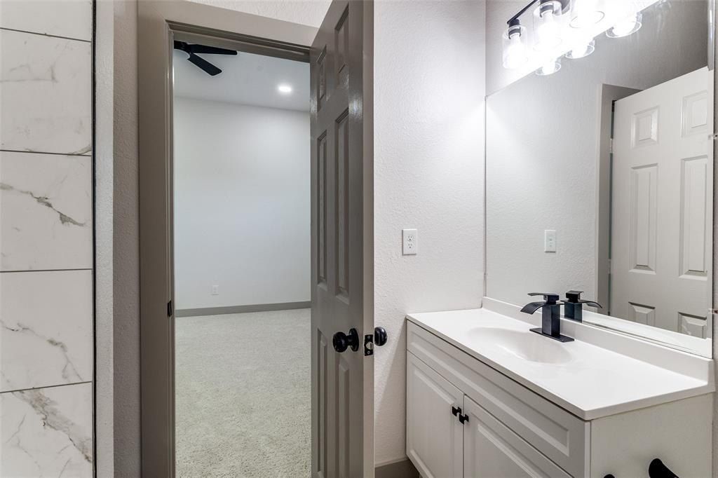 917 S Carroll Avenue. Dallas, TX 75223