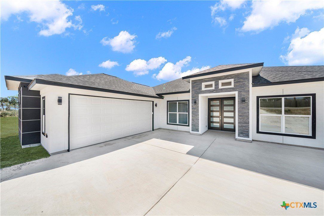 106 County Road 2730. Mico, TX 78056