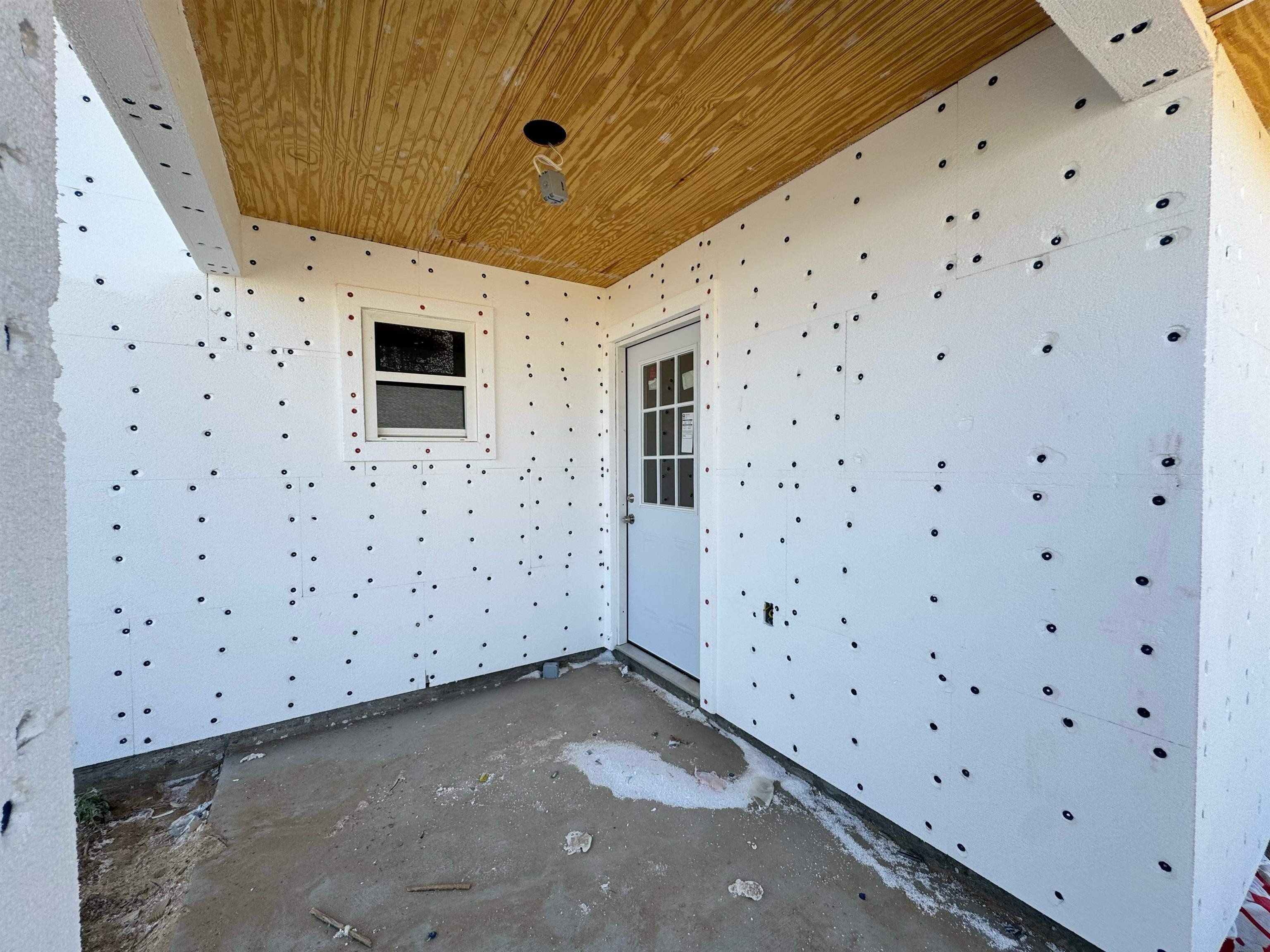 6812 El Jinete Dr. Laredo, TX 78046