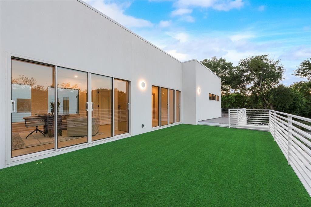 3821 Beechwood Lane. Dallas, TX 75220