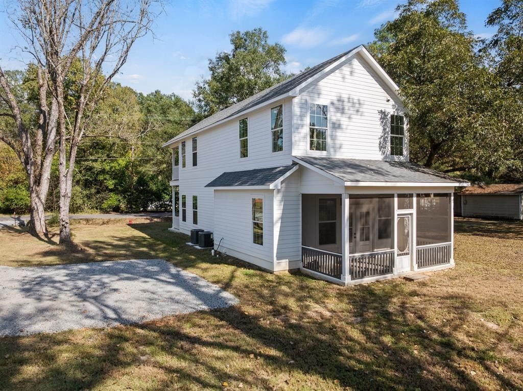 665 N Soda Street. Jefferson, TX 75657