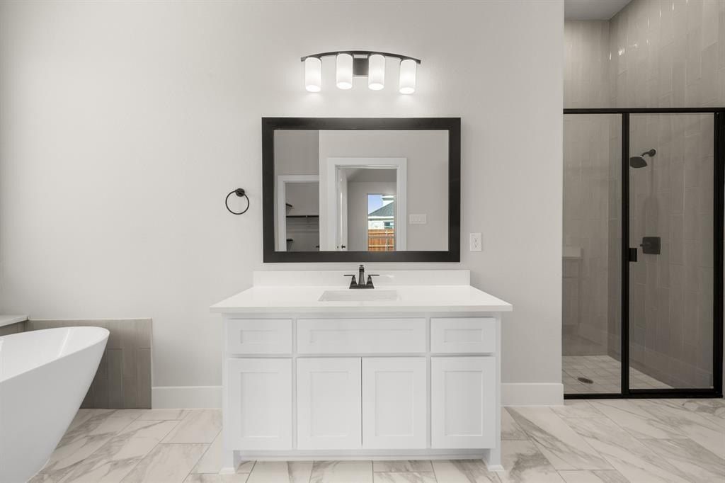 7104 Seagrove Court. Grand Prairie, TX 75054