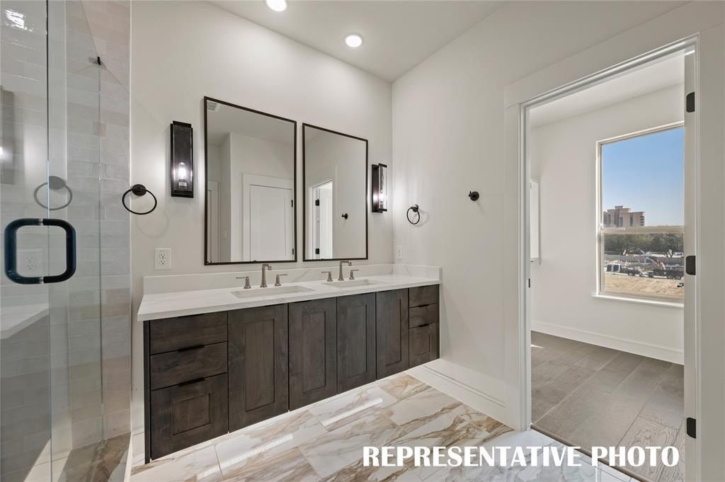 1340 Cherry Hills Lane. Irving, TX 75038