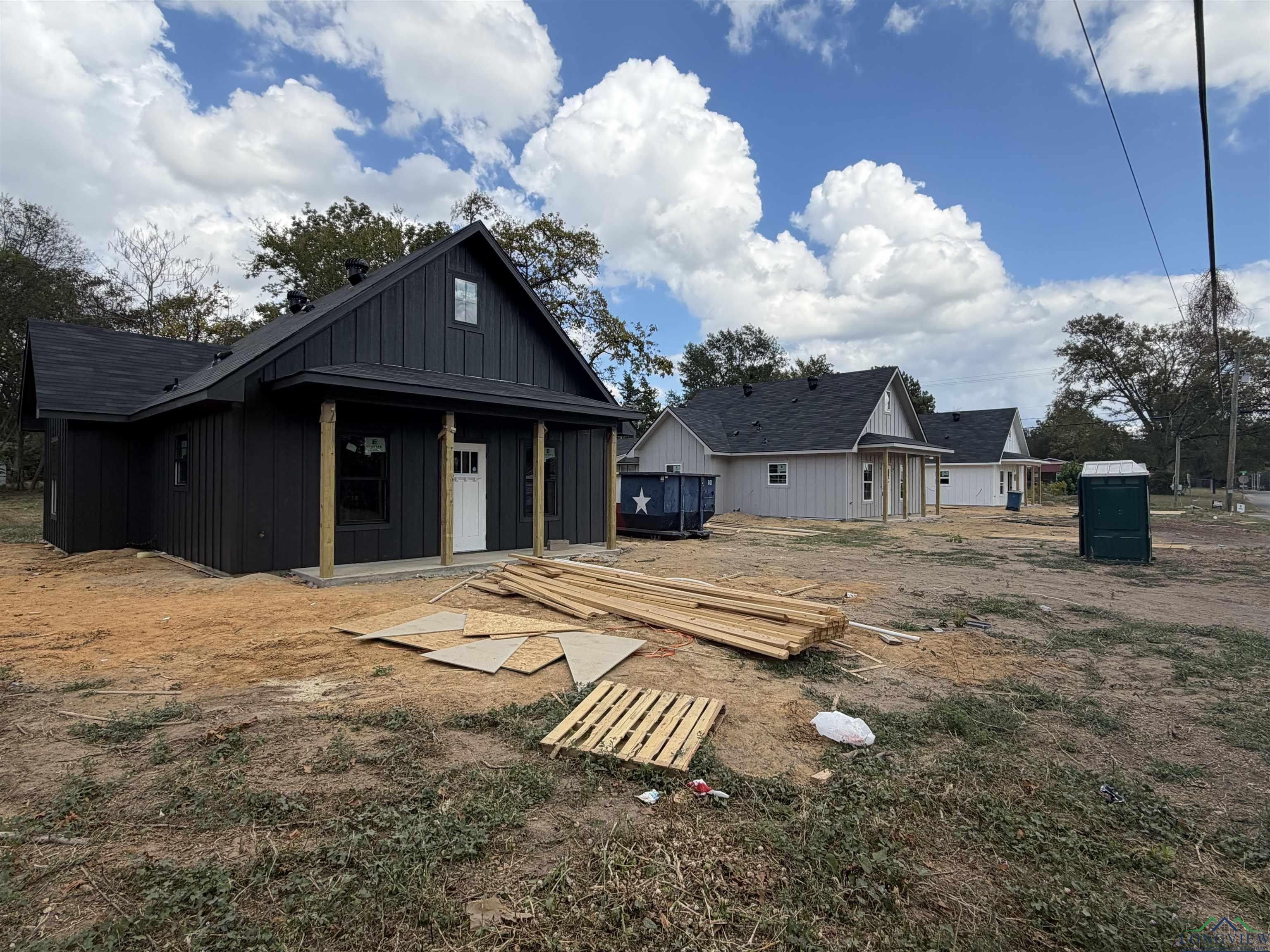 2642 Hendricks St. Gladewater, TX 75647