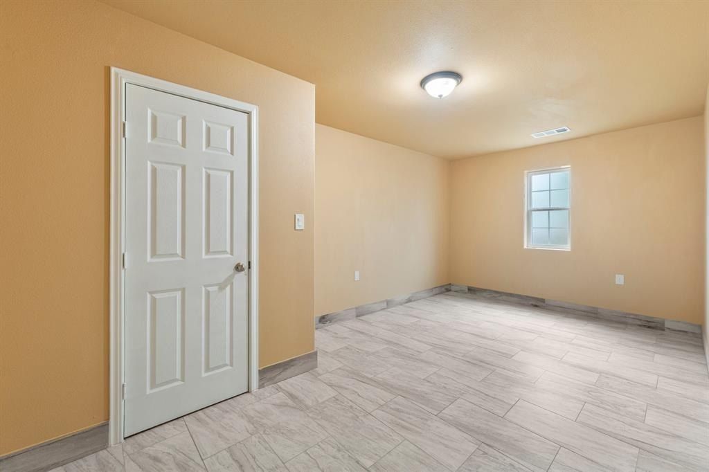 4222 Terri Lee Lane. Granbury, TX 76048