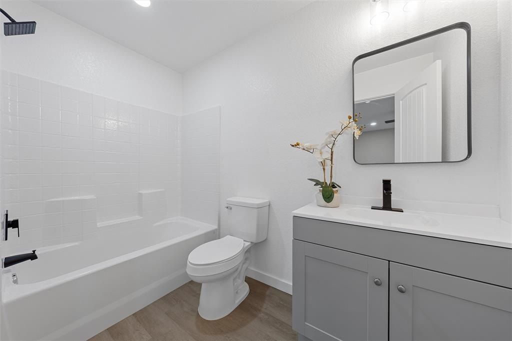 1105 N 11Th Street. Waco, TX 76707