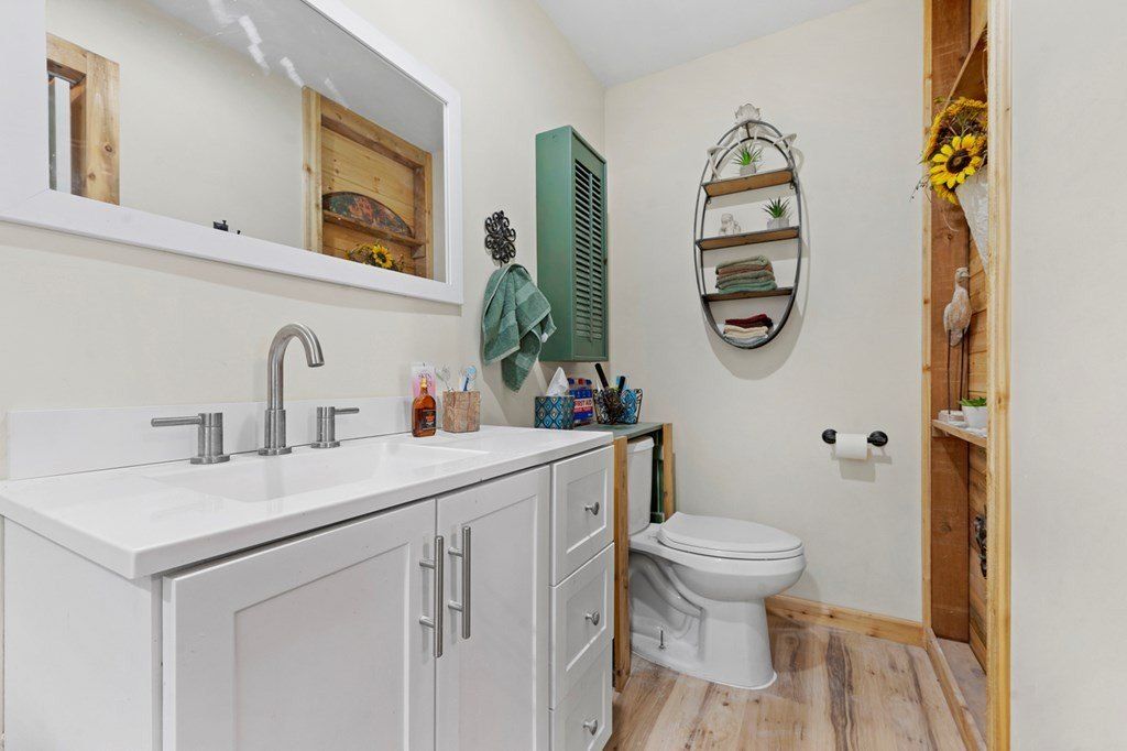 1638 County Road 4740. Broaddus, TX 75929