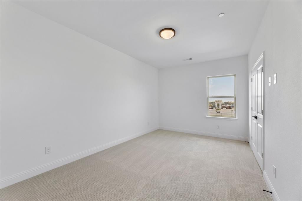 102 Kensington Drive. Lewisville, TX 75067