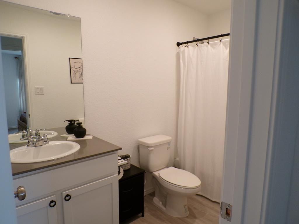 1087 Shutter Way. Kerrville, TX 78028