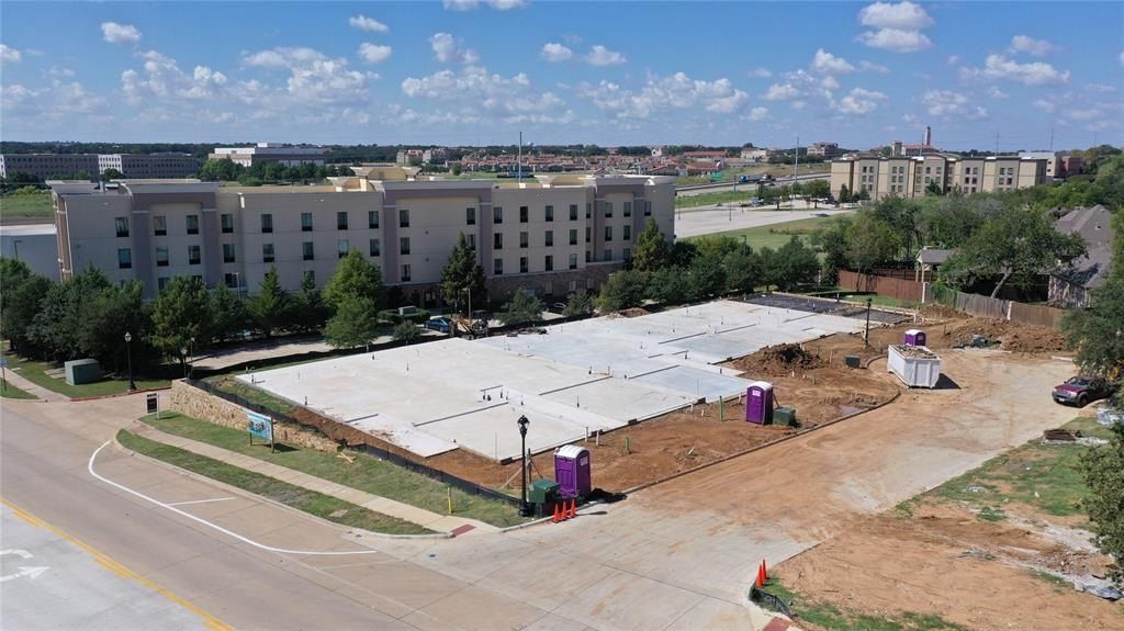 107 Beldonia Court. Trophy Club, TX 76262