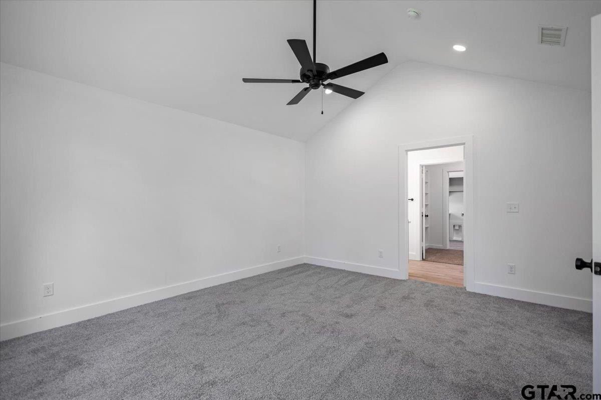 16426 Crossing Circle. Lindale, TX 75771