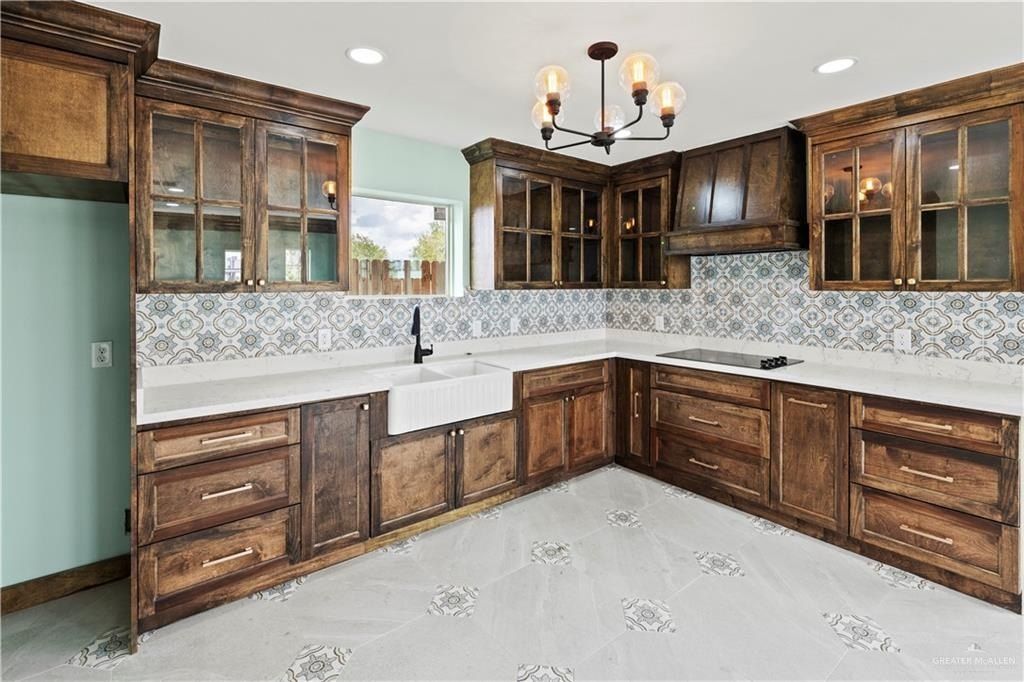 1401 E Karen Drive. Alton, TX 78573