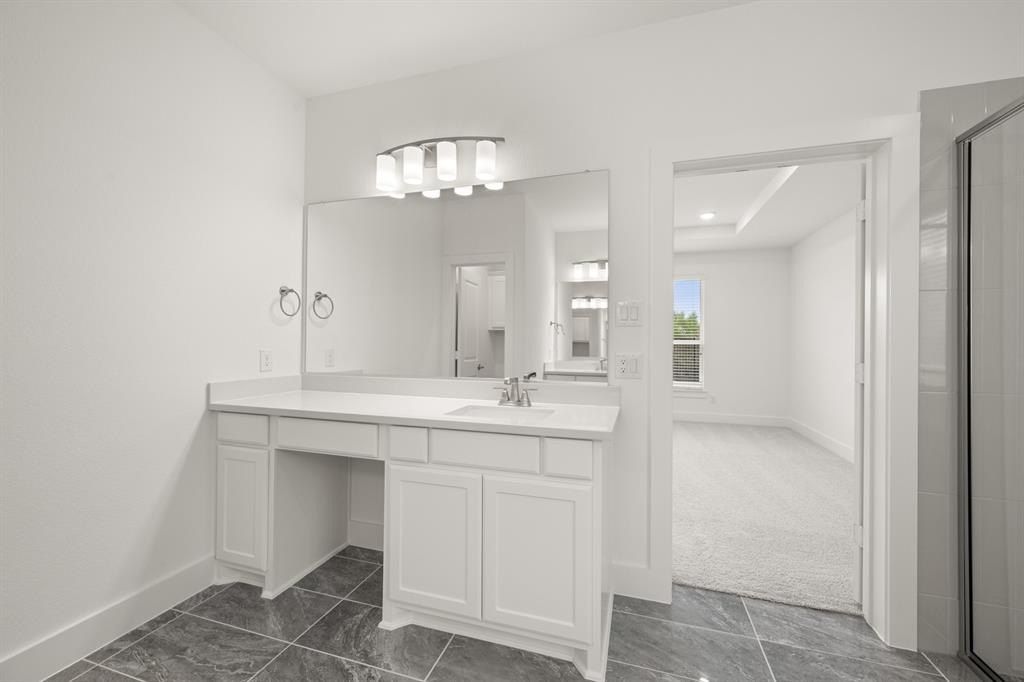 707 Majestic Oak Lane. Waxahachie, TX 75165