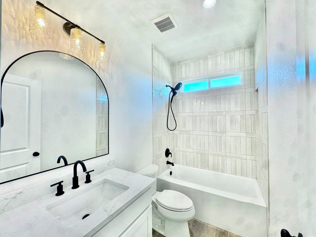 130 Homer Dr. Kerrville, TX 78028