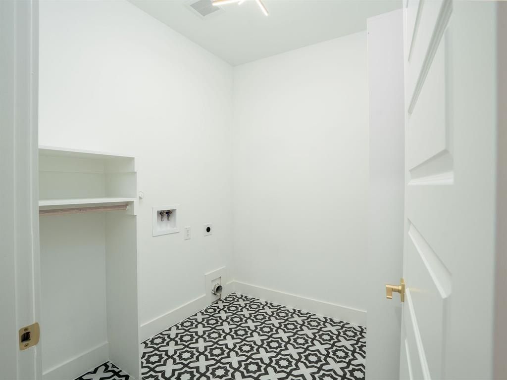 5849 Millar Drive. Dallas, TX 75236