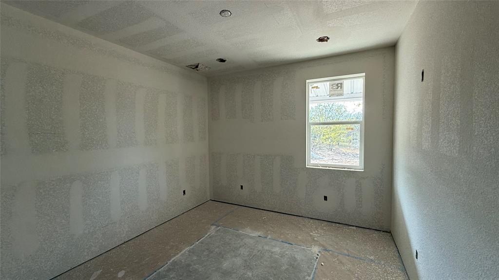 180 Cimmarron Trail. Runaway Bay, TX 76426