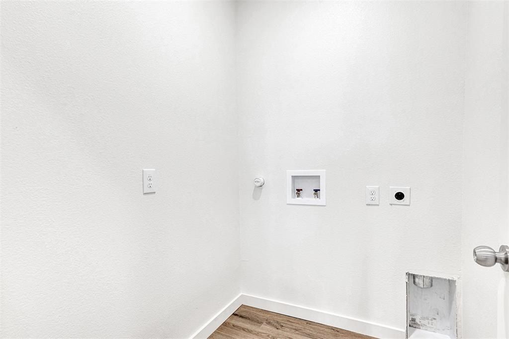 428 N Mcgraw Street. Forney, TX 75126