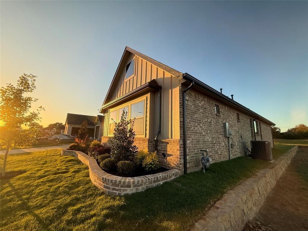 961 Bandon Dunes Drive. Burleson, TX 76028