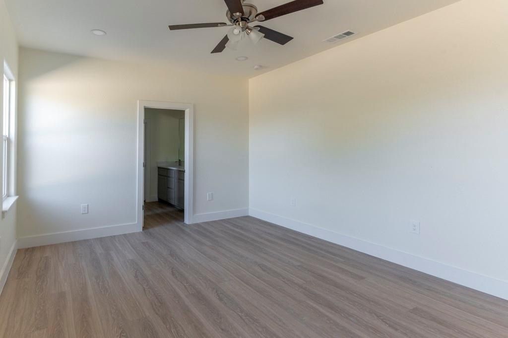 1625 Anchors Way. Bluff Dale, TX 76433