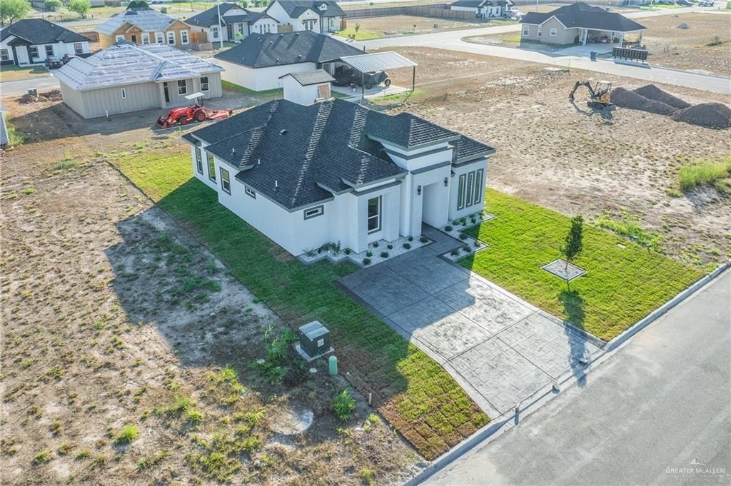 3560 Las Brisas Street. Edinburg, TX 78542