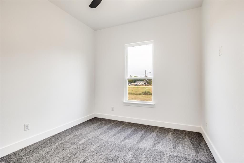 2125 Rs County Road 3150. Emory, TX 75440