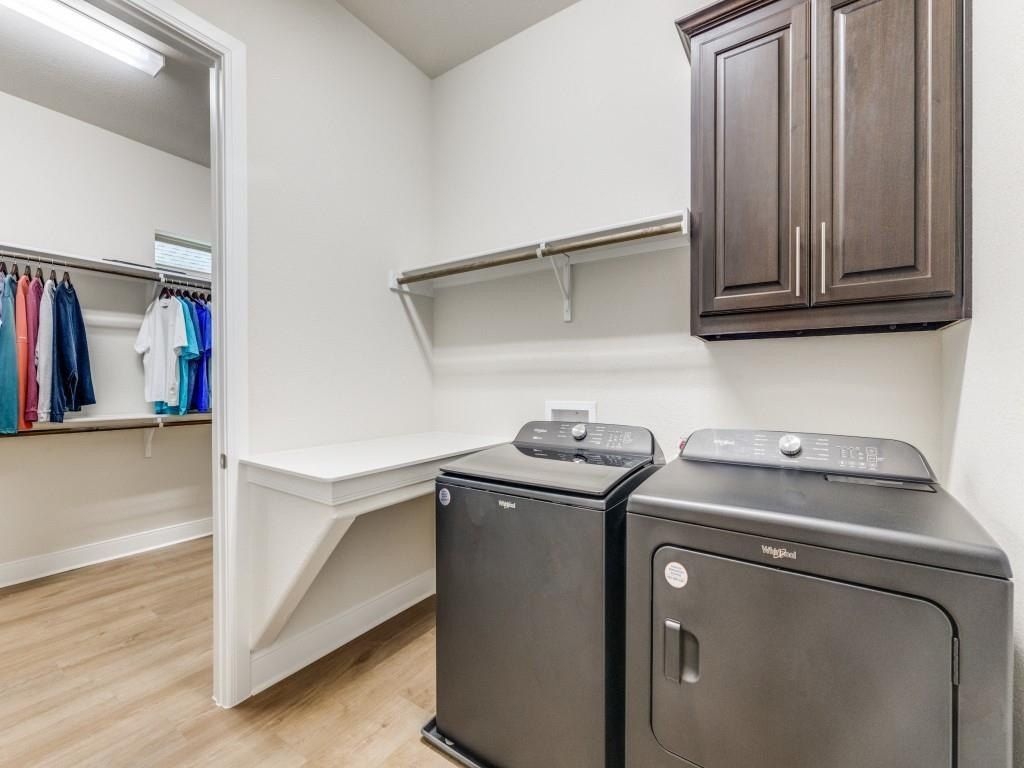 4805 Blackhawk Green Court. Arlington, TX 76005